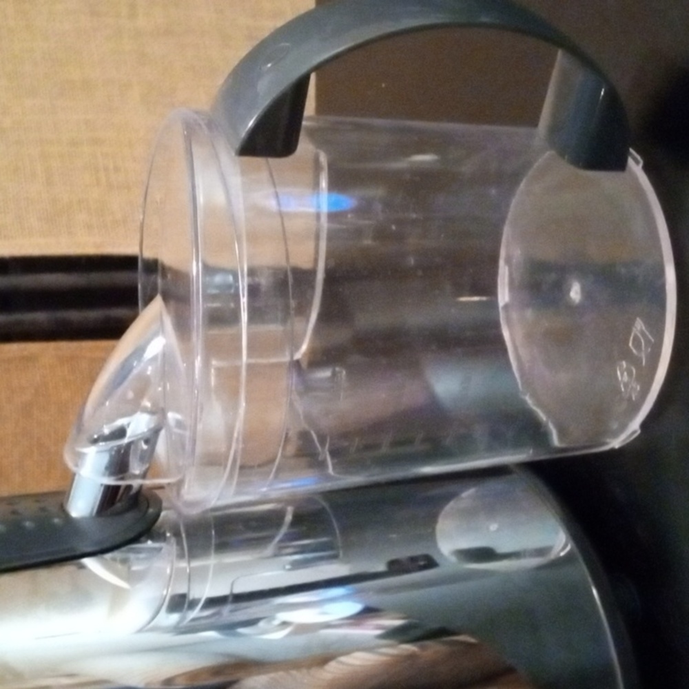 Bella Juice Extractor - Picture 6 of 7